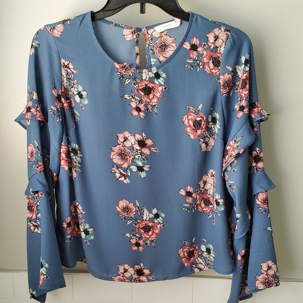 Floral navy top